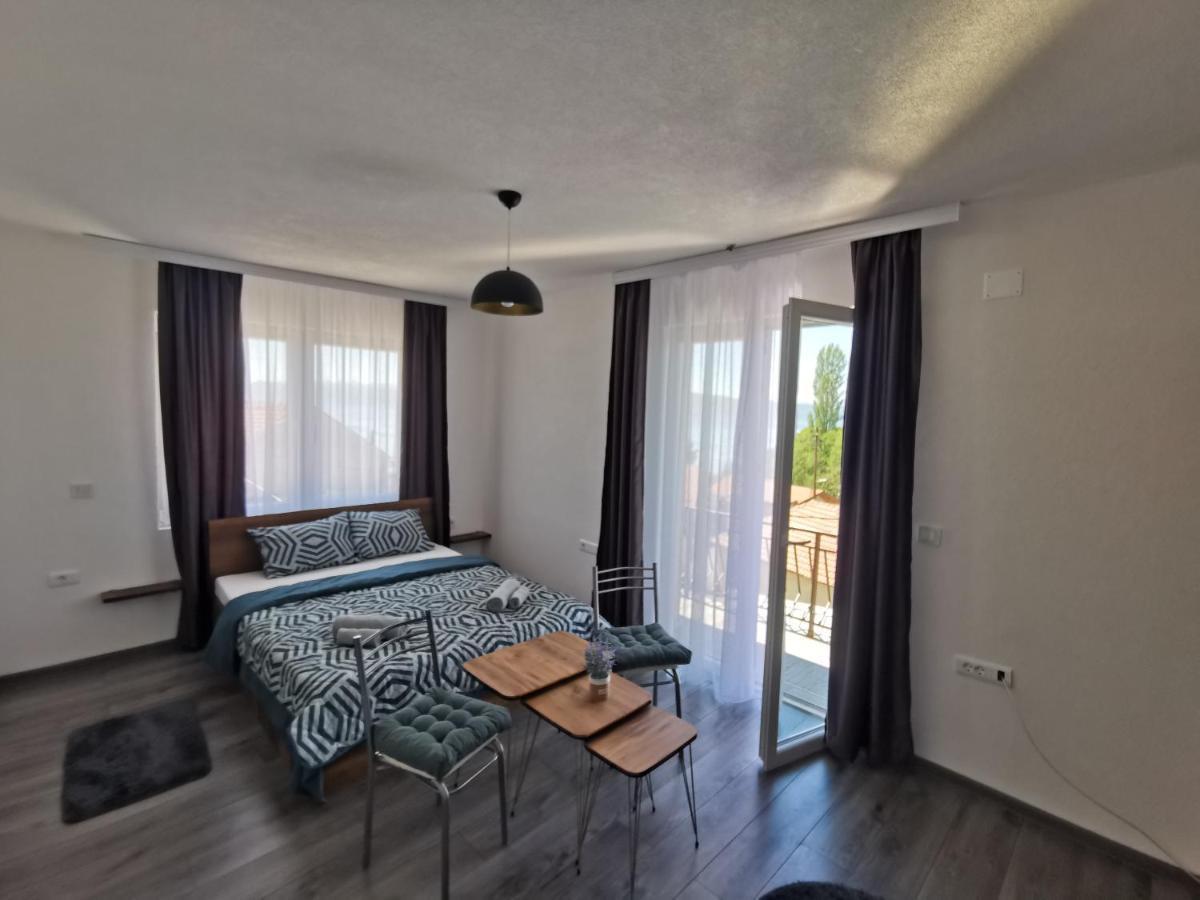 Gopo Guesthouse Elshani Buitenkant foto
