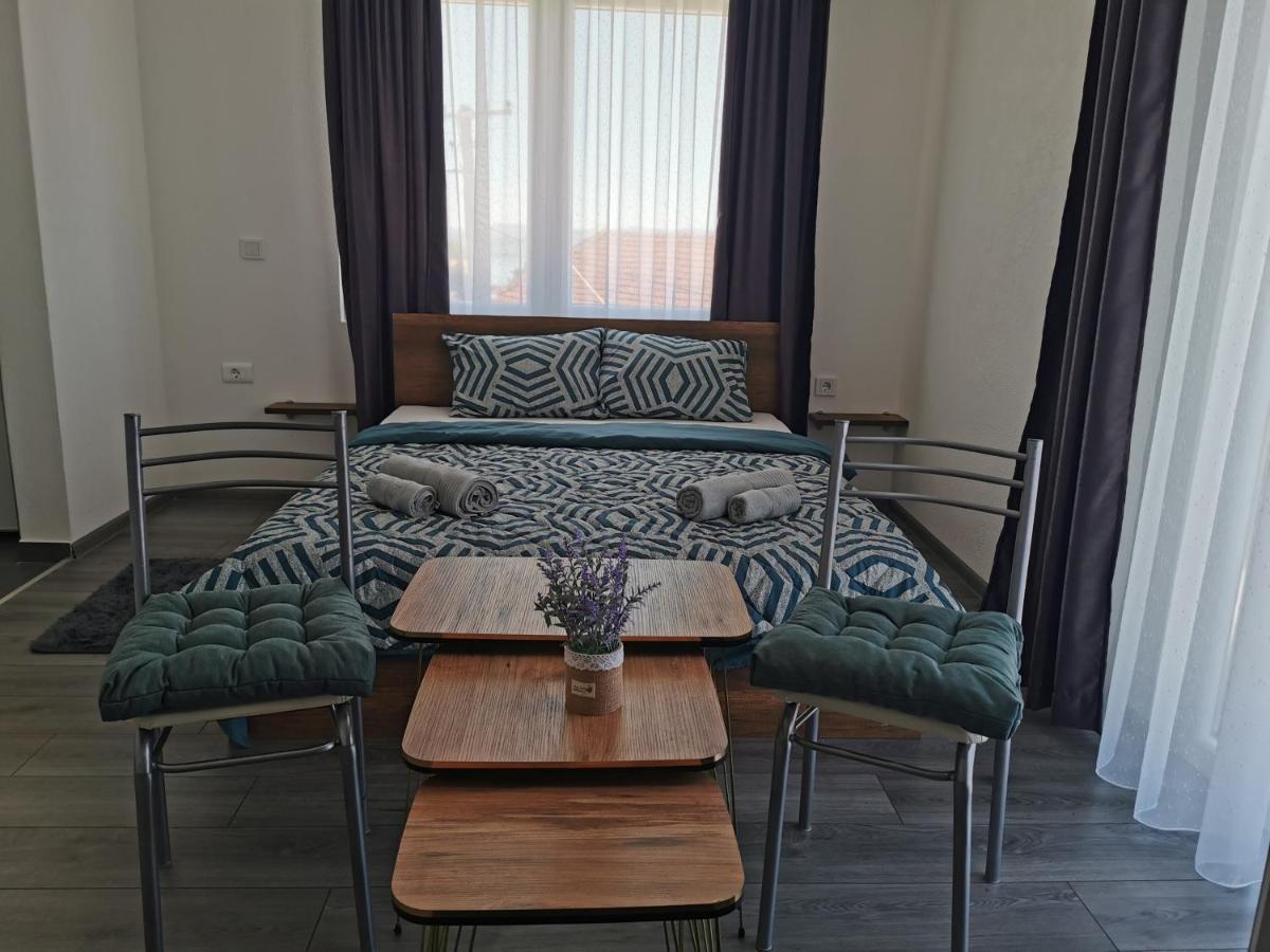 Gopo Guesthouse Elshani Buitenkant foto