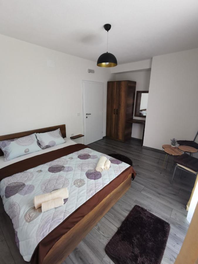 Gopo Guesthouse Elshani Buitenkant foto