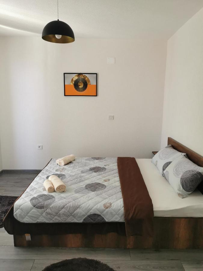 Gopo Guesthouse Elshani Buitenkant foto