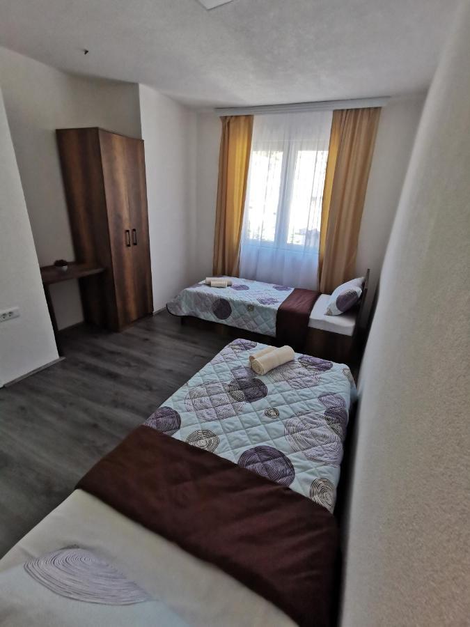 Gopo Guesthouse Elshani Buitenkant foto