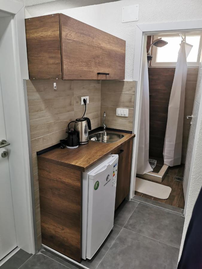 Gopo Guesthouse Elshani Buitenkant foto