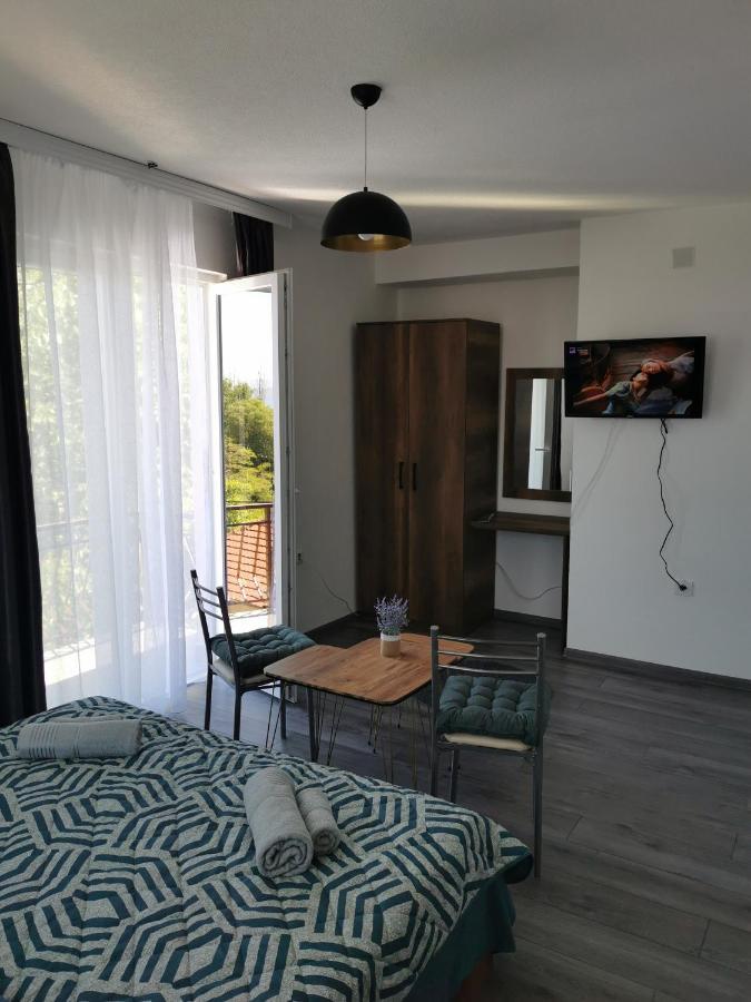 Gopo Guesthouse Elshani Buitenkant foto