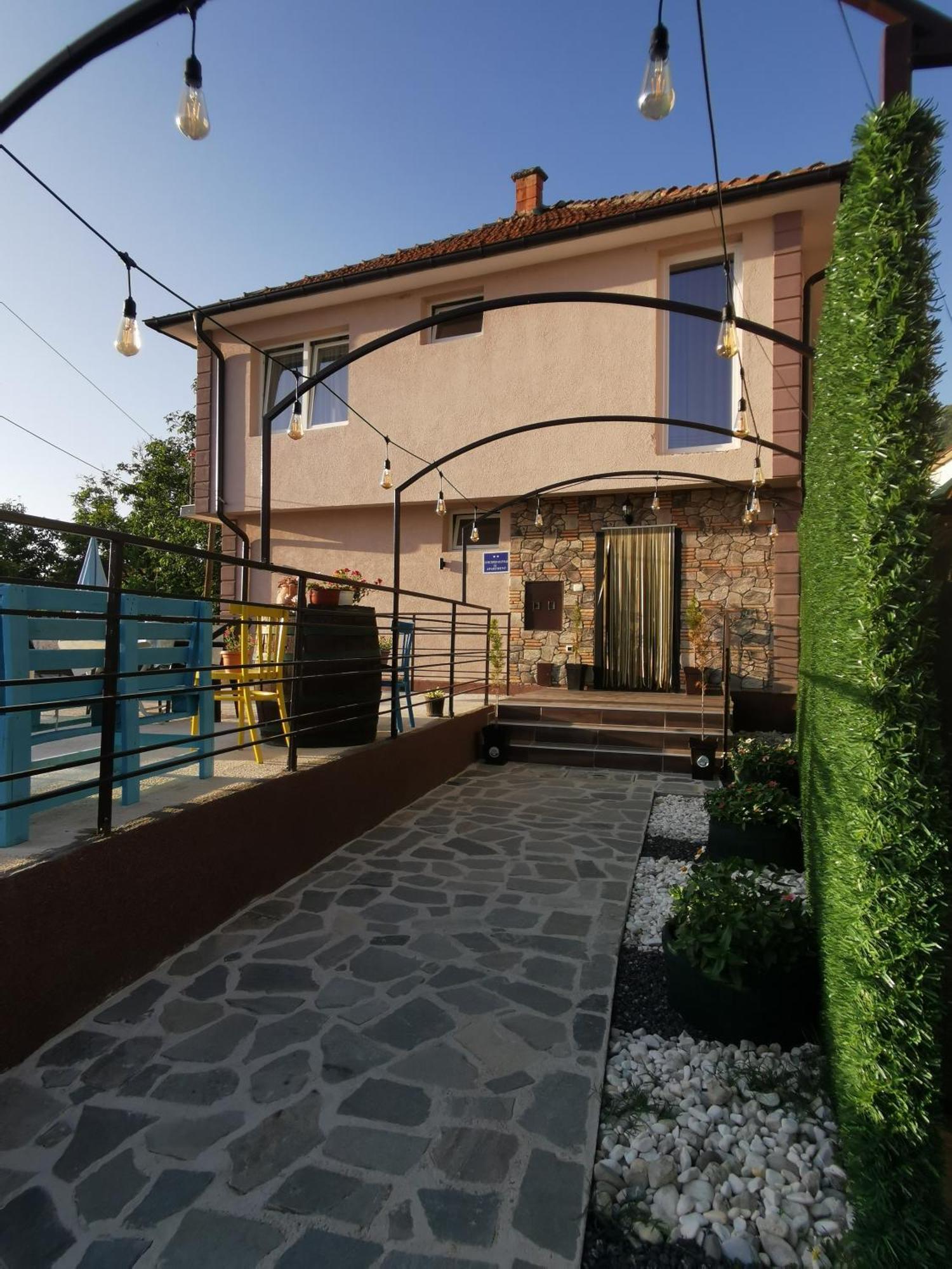 Gopo Guesthouse Elshani Buitenkant foto